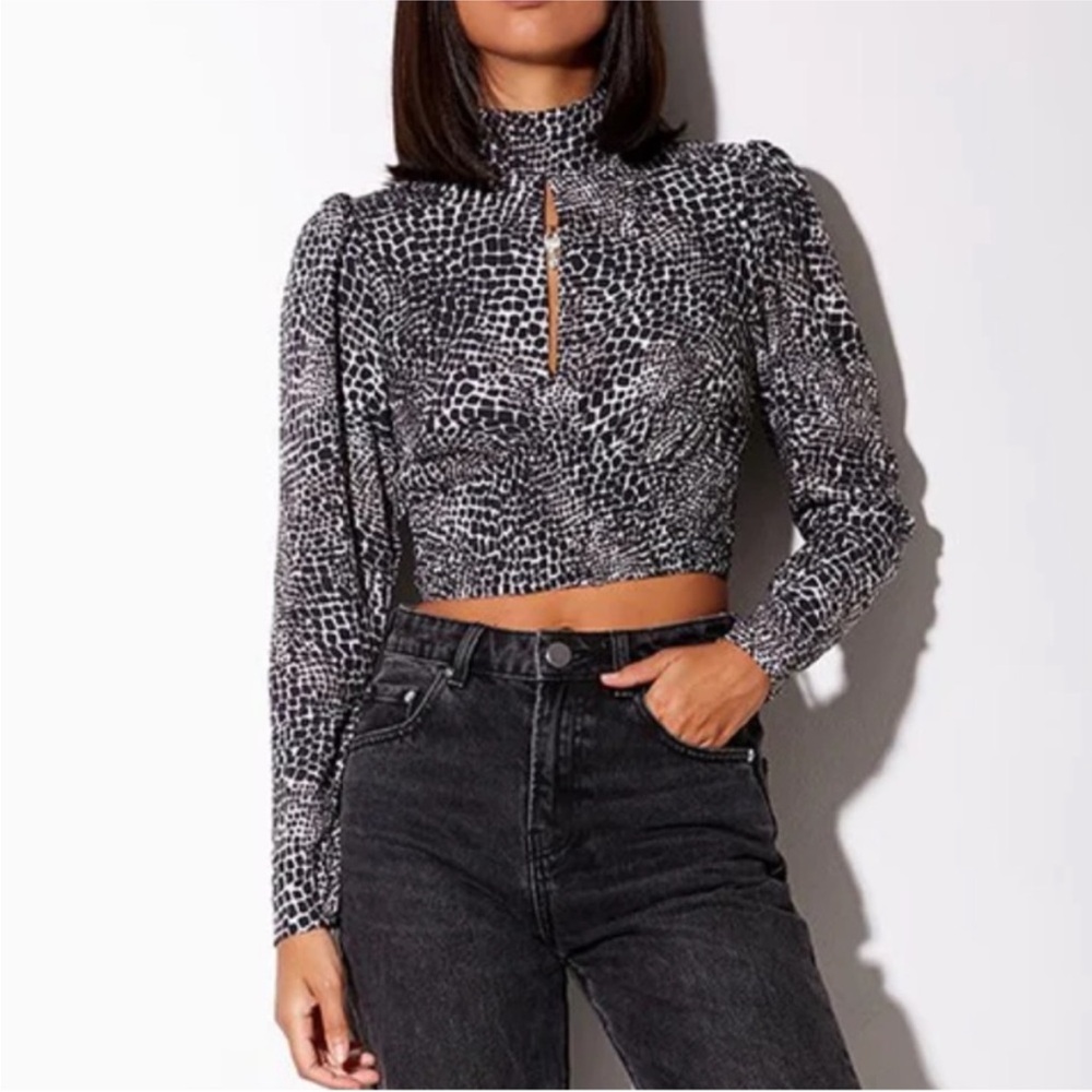 NWOT Motel Rocks Belovy Longsleeve Top In Abstract Croc Black size medium